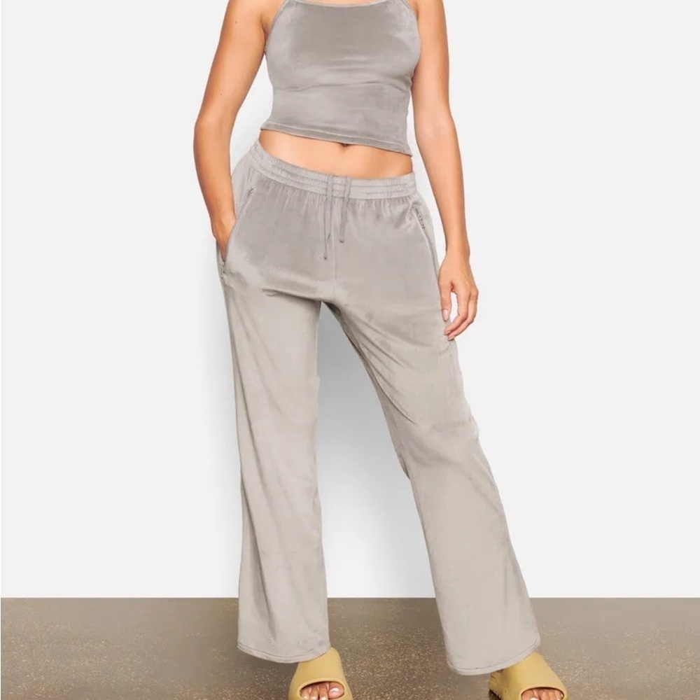 Skims Velour Velvet‎ Gray Wide Leg Pants Sweatpants Sz 2XL Gray